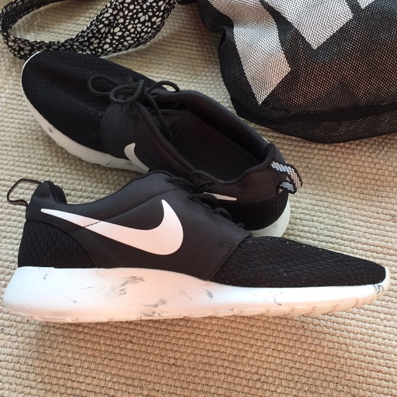 NWOT Nike shoes - Picture 6 of 9